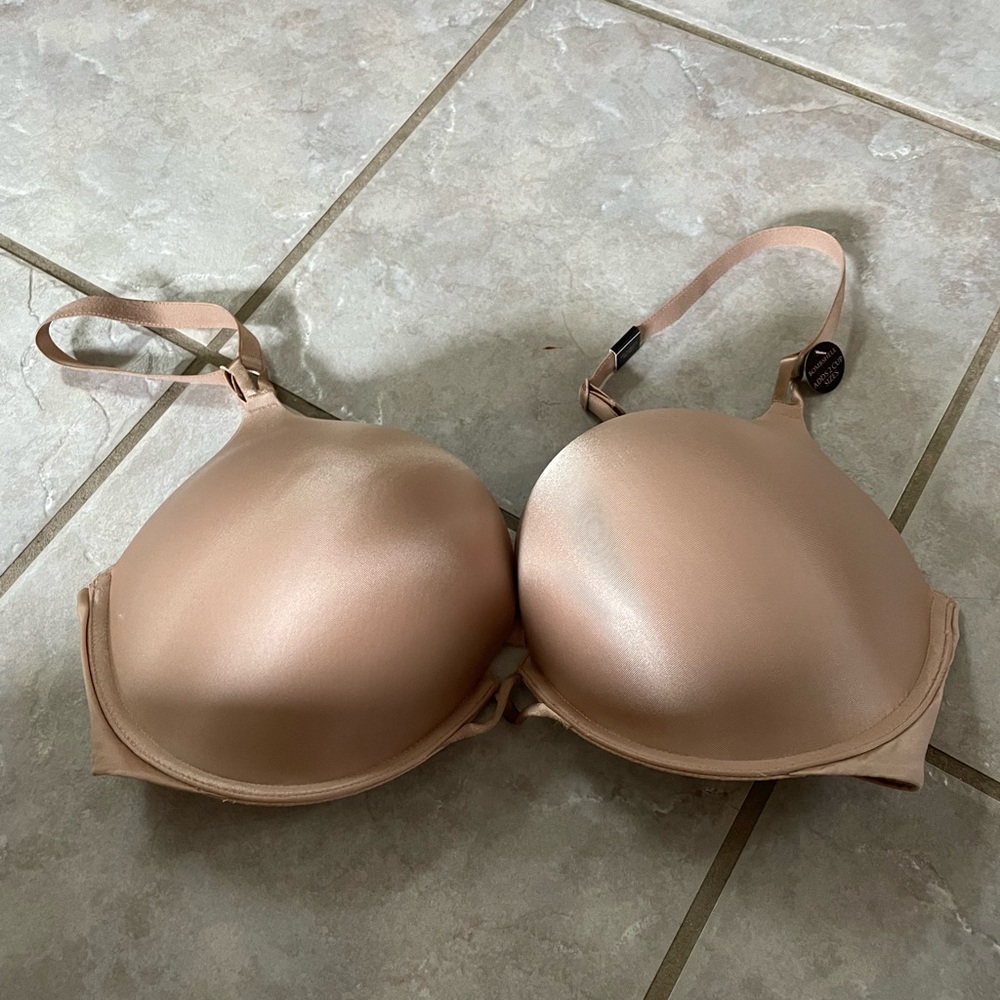 NWT Victoria’s Secret bombshell bra